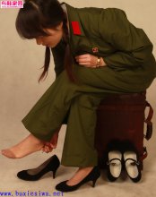 室内模拍军花妹妹的高跟布鞋8P